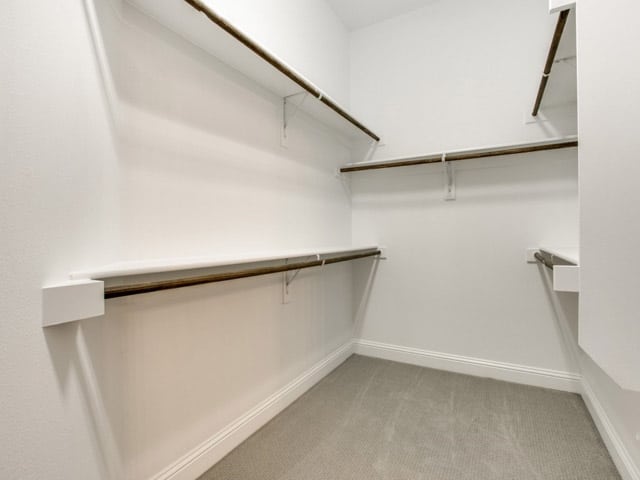 600-Hollywood-Master-Closet