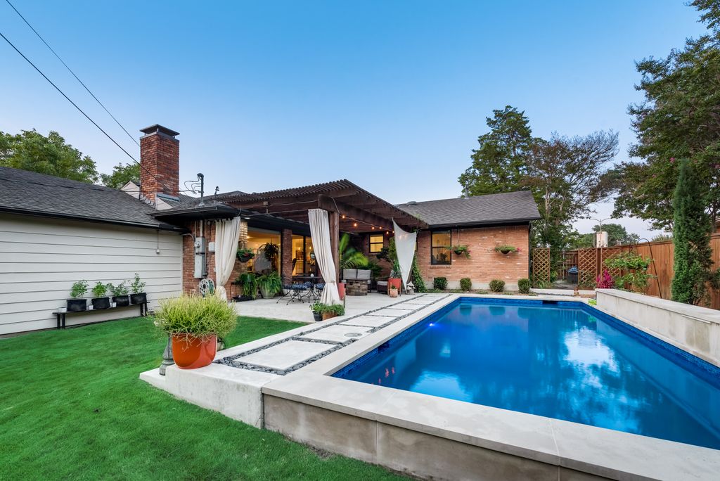 6006134__11761neeringdrive-06