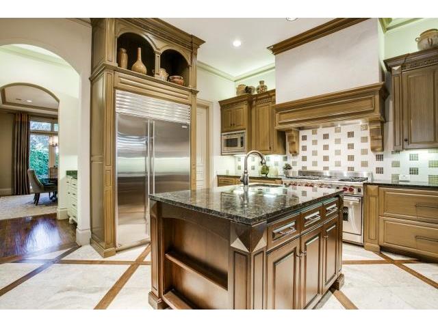 6009-Royalcrest-Kitchen-2