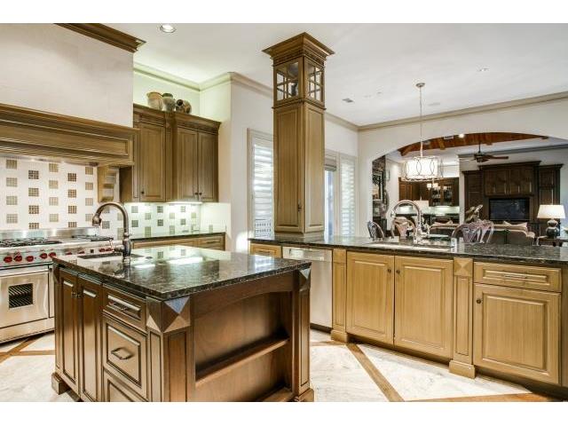 6009-Royalcrest-Kitchen