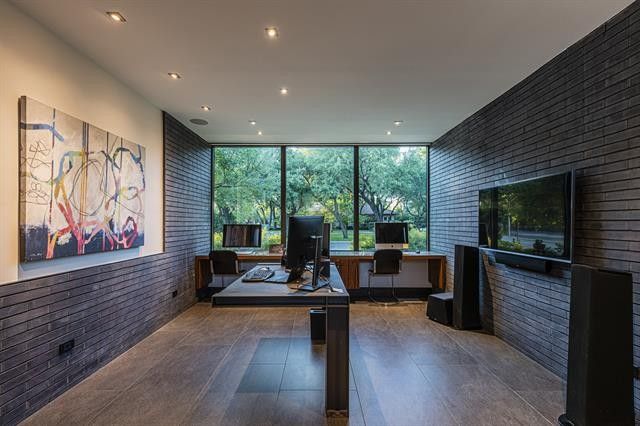 6010-Royal-Crest-Dr.-4