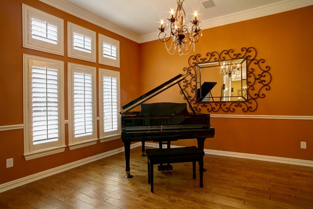 6017_wildwood_dr_MLS_HID995548_ROOMlivingroom