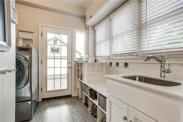 6030-mercedes-mud-room-laundry