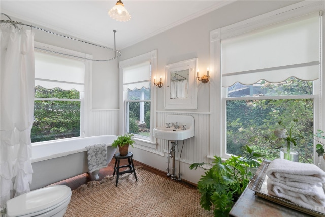 604-w-Jefferson-staircase