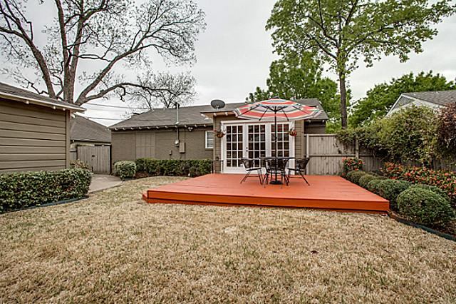 6055-Anita-Backyard