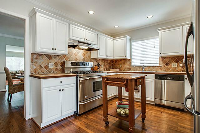 6055-Anita-Kitchen