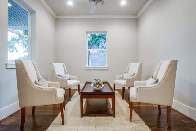 6115-Richmond-Living