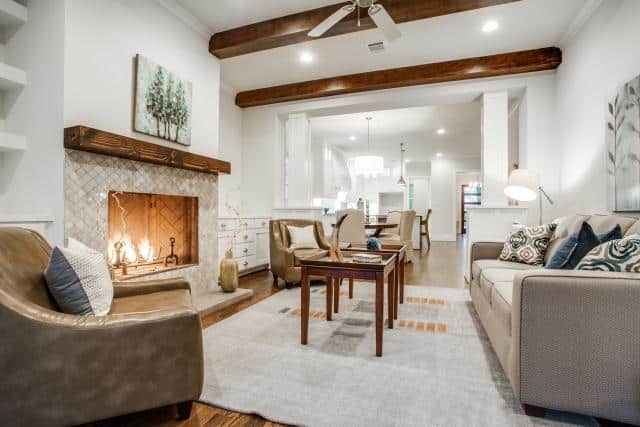 6115-Richmond-living-3