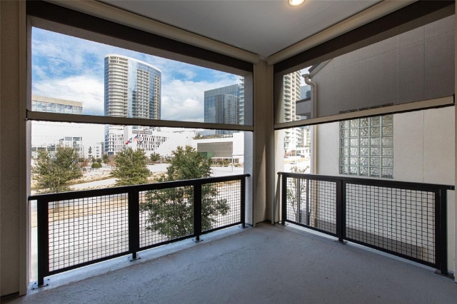 Splendid-Spaces-6117-Preserve-Drive-1jpg