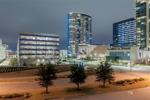 Splendid-Spaces-6117-Preserve-Drive-1jpg