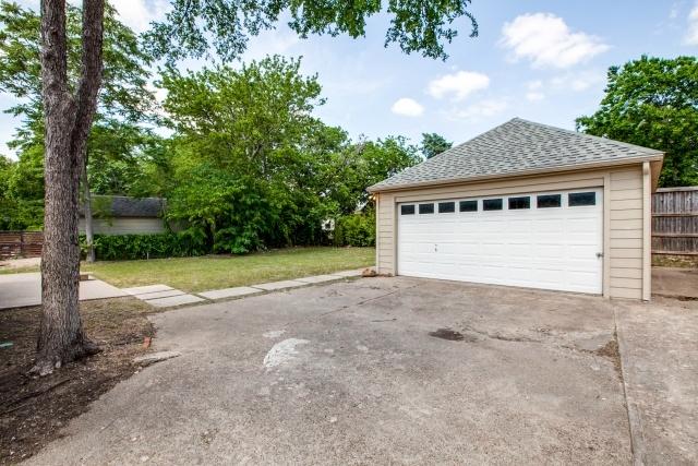 614-Tenna-Loma-Court-Garage-backyard