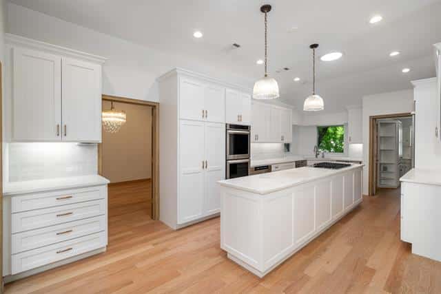 6150-Spring-Valley-Living-Lead