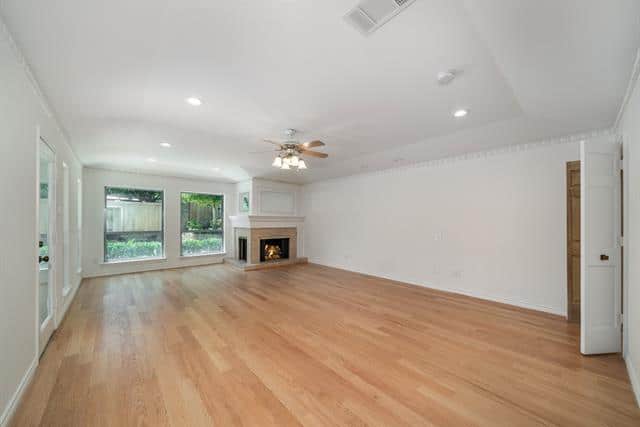 6150-Spring-Valley-Living-Lead