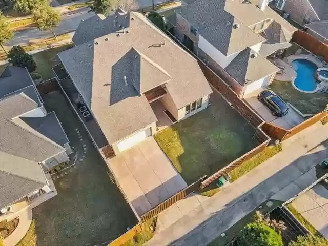 Castle-Hills-entrance