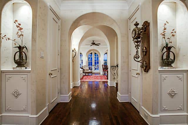6207-Rex-foyer
