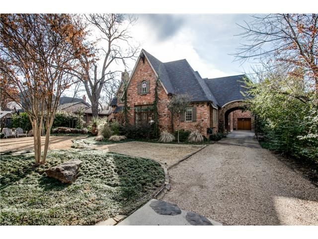 6210-Lakehurst-porte-cochere