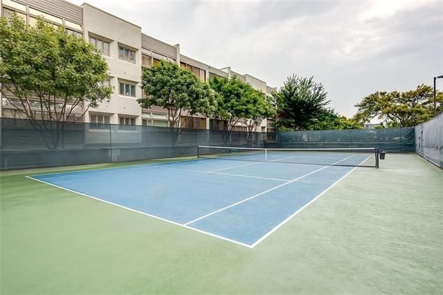 6211-W-Northwest-Hwy-z