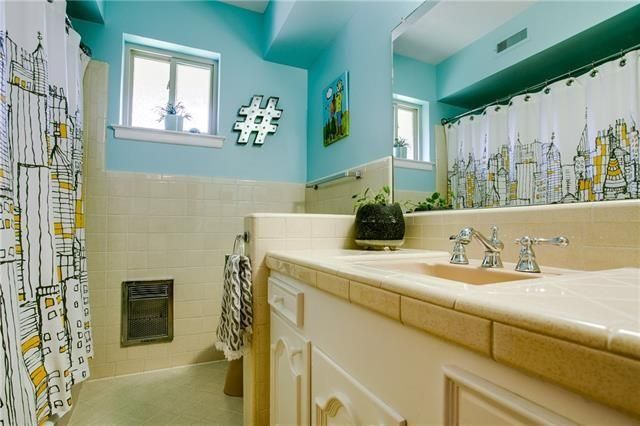 622-Mayrant-Yellow-Vintage-bath