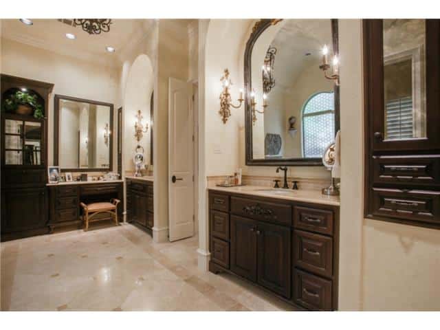 6229-Tulip-master-bath