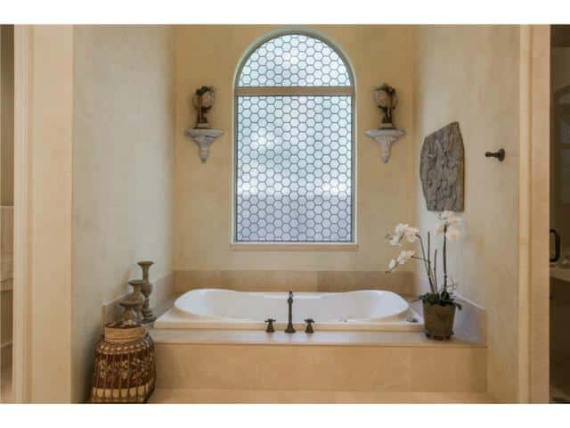 6229-Tulip-master-bathtub