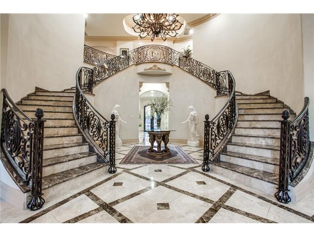 6326-Lakehurst-foyer