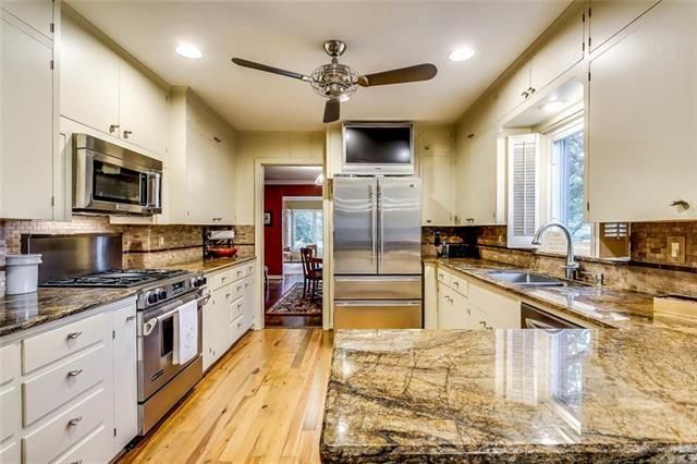 6366-Greenway-Kitchen-2