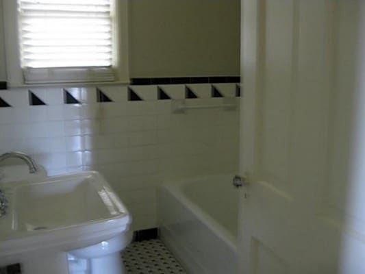 6407-Richmond-Downstairs-Bath-533x400