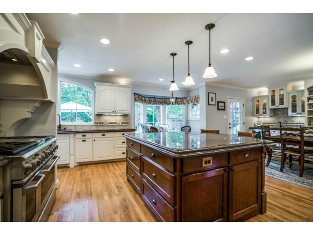 6426-Meadow-Kitchen-2