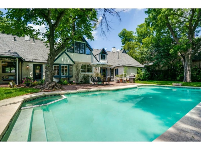 6426-Meadow-Pool