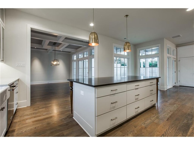 644-Kessler-Reserve-Kitchen-3