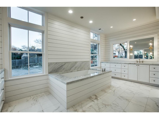 644-Kessler-Reserve-Master-Bath-2