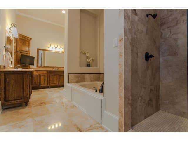 6511-Mimos-master-bath