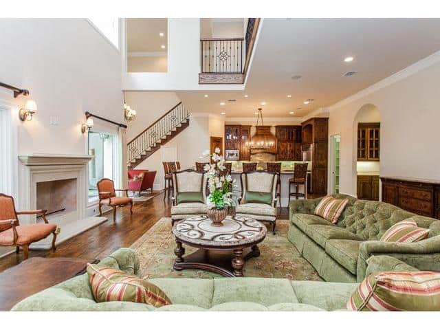 6511-Mimosa-family-room