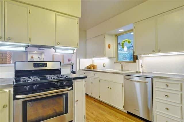 6522-Royal-Lane-Kitchen