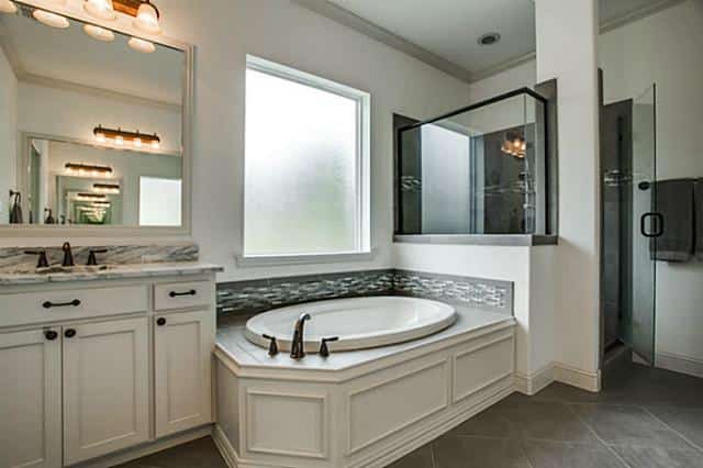 6602-SpringwoodMaster-Bath