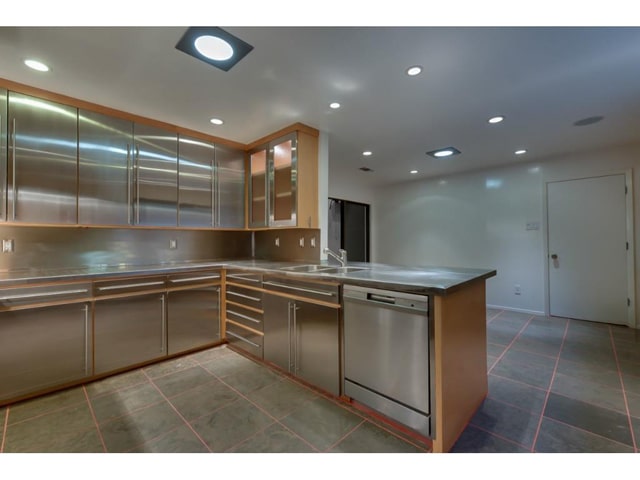 6611-Harvest-Glen-Kitchen-2