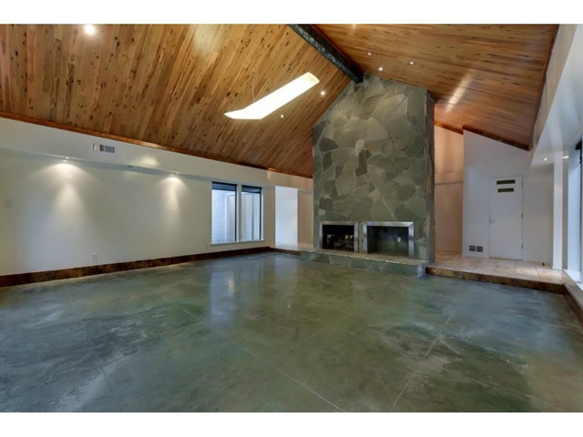 6611-Harvest-Glen-Living-2