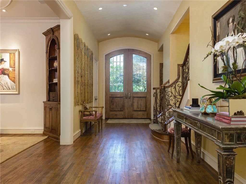 6615-Glendora-foyer-1024x768