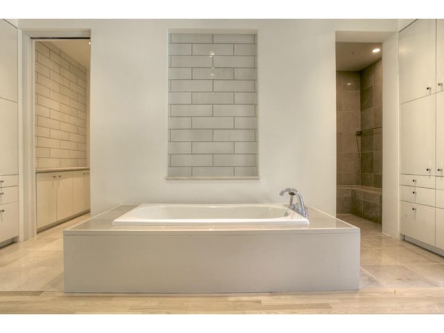 6624-Indian-Creek-Master-Bath-2