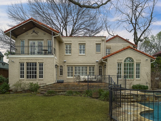 6675-Lakewood-Boulevard-Back-of-house