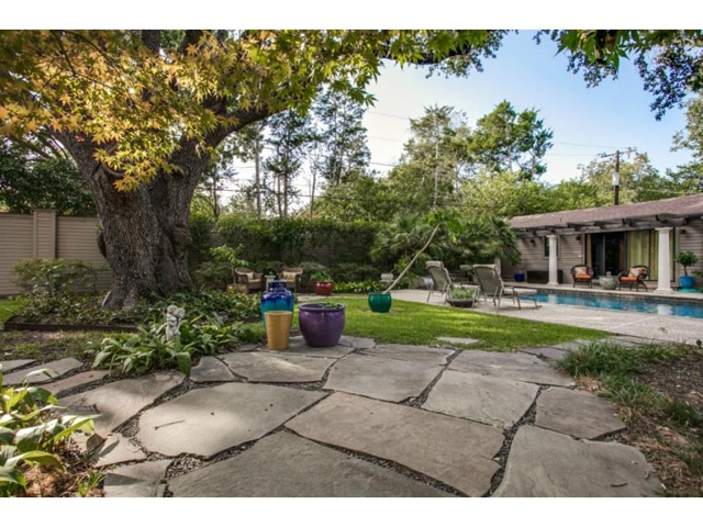 6701-Inwood-Backyard