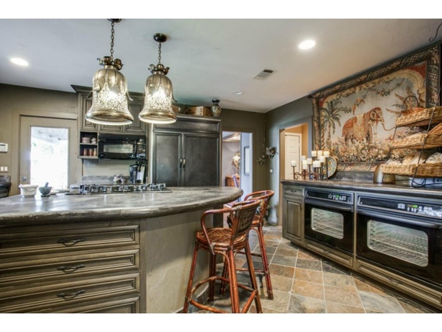 6701-Inwood-Kitchen-2