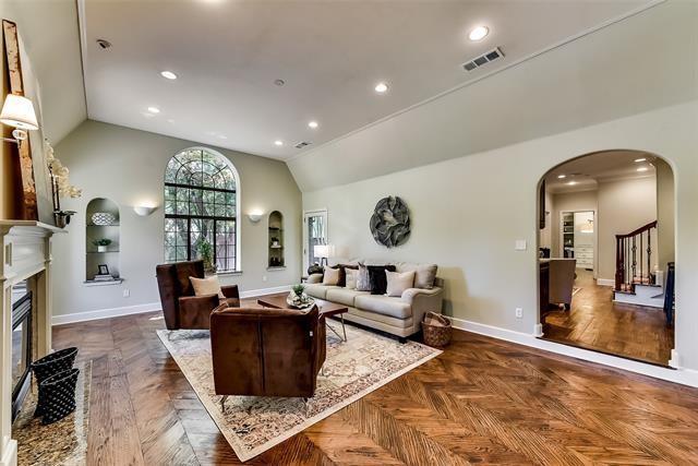 fb2dcd18754df55fcf2118d6b2ad7643l-m2081373602od-w1024_h768