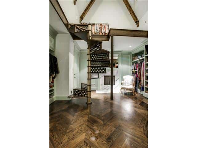 6735-Aberdeen-master-closet.jpg-2