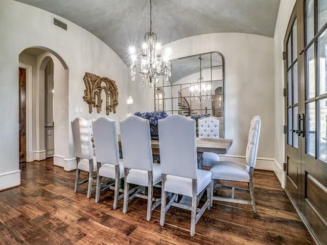 6809-Casa-Loma-1