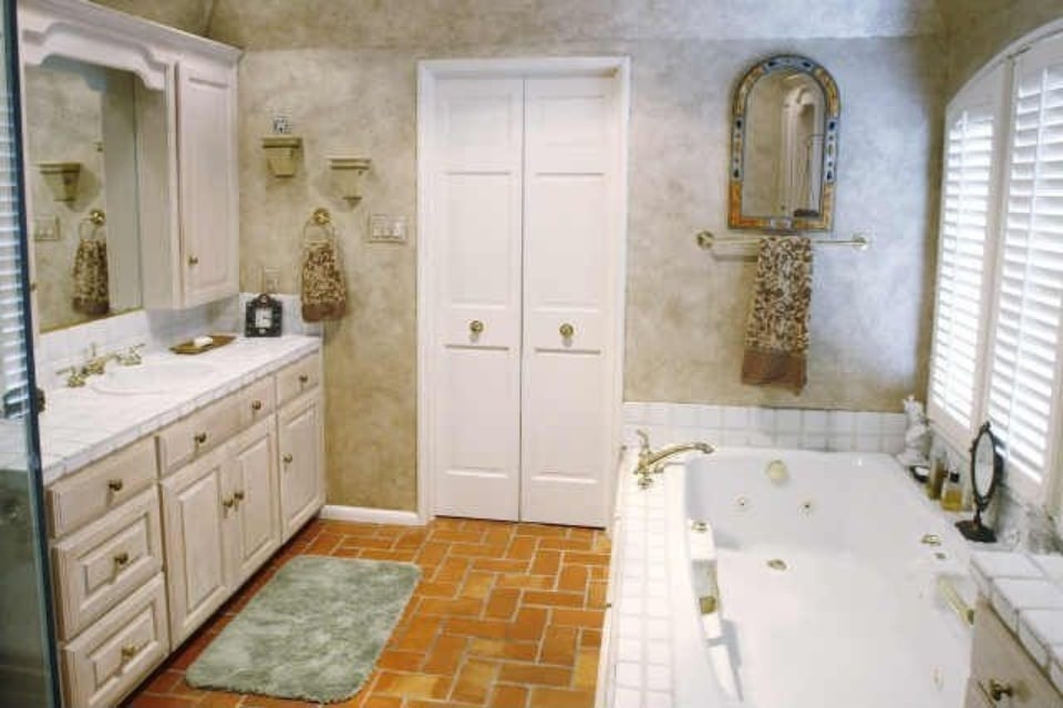 6820-Avalon-master-bath