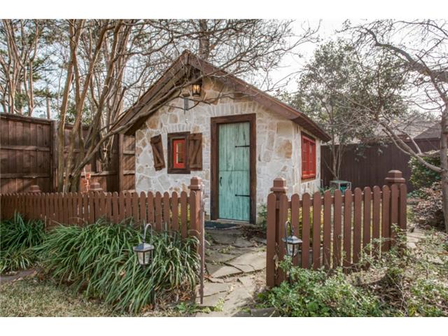 6820-Avalon-playhouse