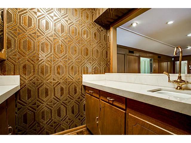 6832-Westlake-Wet-bar