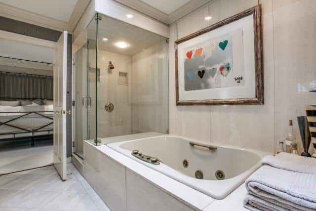 6909-Tokalon-Master-Bath-2