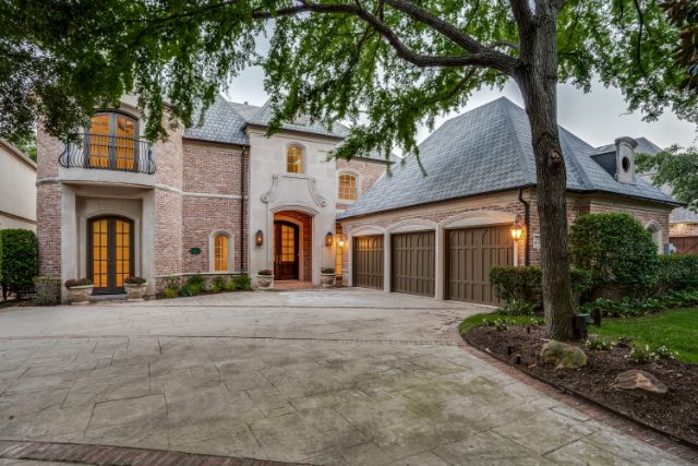 Lake-Forest-fountain